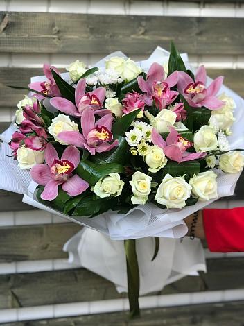 Букет цветов из: Розы и Хризантемы в Наурской