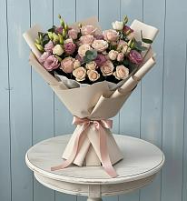 Букет бодрость в Наурской Букет цветов из:  Розы и Лизиантусы в Наурской