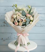 Букет Сказочное воображение в Наурской Букет цветов из:  Розы и Лизиантусы в Наурской