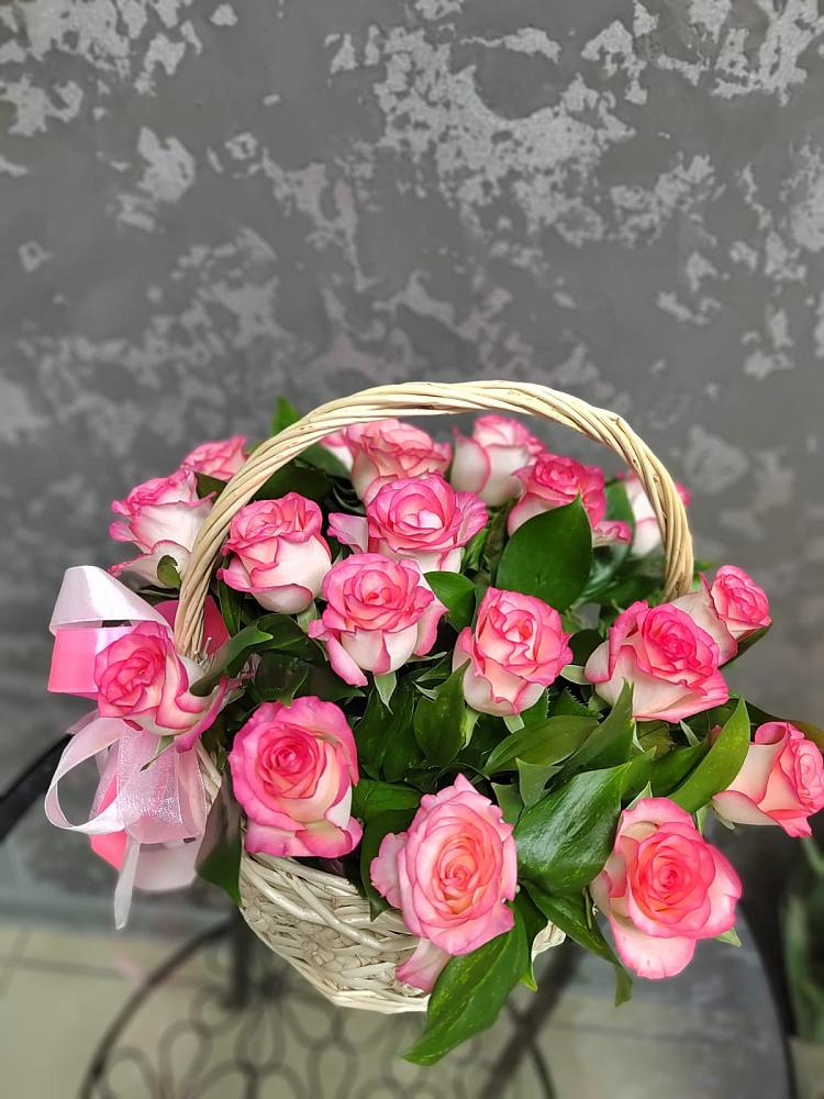 Композиция французская провинция в Наурской Цветочная композиция из Розы в корзине в Наурской