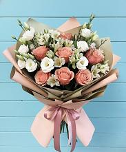 Букет олимп в Наурской Букет цветов из:  Розы, Альстромерии и Лизиантусы в Наурской