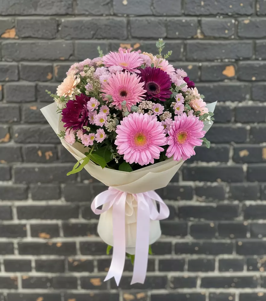 Букет яркие краски в Наурской Букет цветов из: Герберы и Хризантемы в Наурской