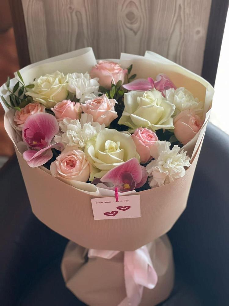 Букет ноктюрн в Наурской Букет цветов из: Орхидеи, Розы и Гвоздики в Наурской