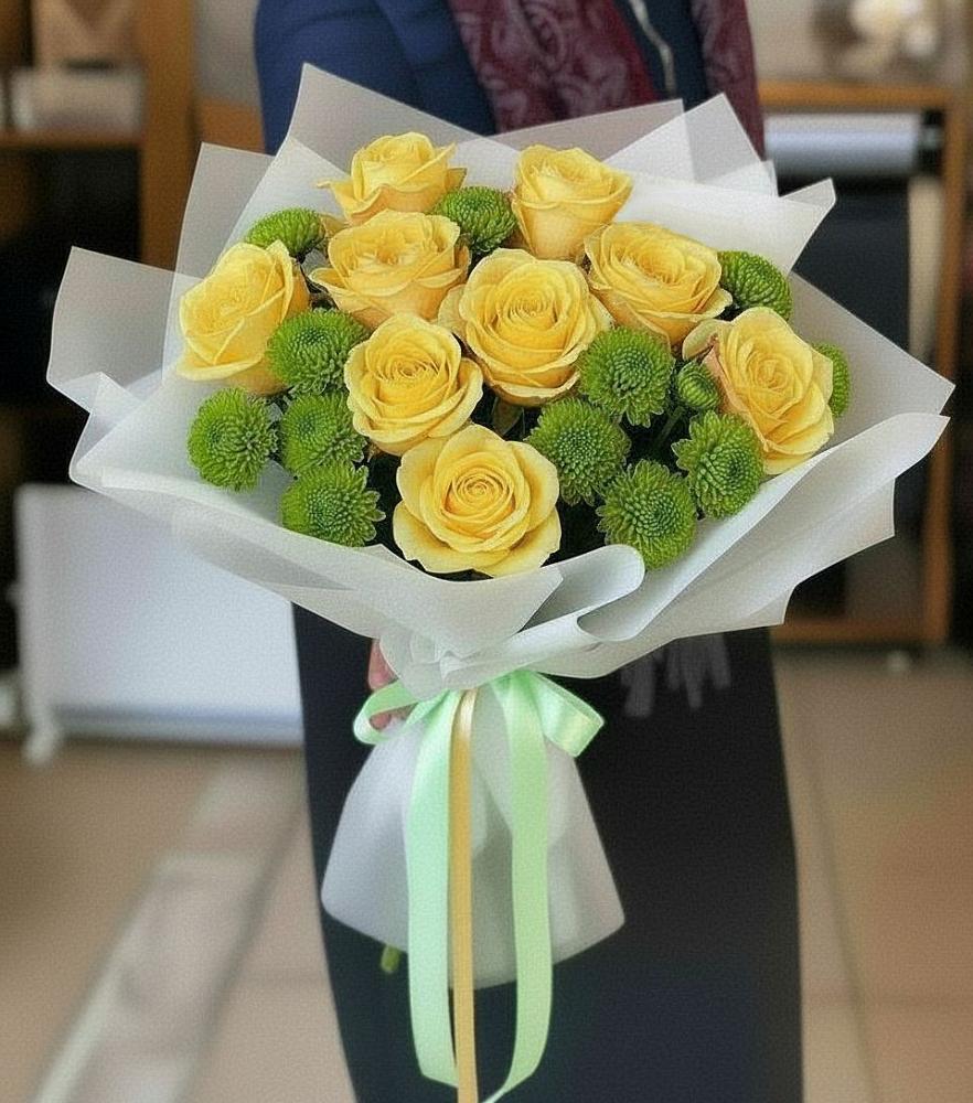 Букет сочно-зеленый в Наурской Букет цветов из: Хризантемы и Розы в Наурской