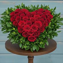 Композиция Сердце в любви в Наурской Цветочная композиция из Розы в виде сердца в Наурской