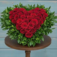 Композиция Сердце в любви в Наурской Цветочная композиция из Розы в виде сердца в Наурской