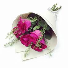 Букет ярко-розовый в Наурской Букет цветов из:  Розы в Наурской