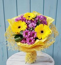 Букет одинокая звезда в Наурской Букет цветов из:  Хризантемы и Герберы в Наурской