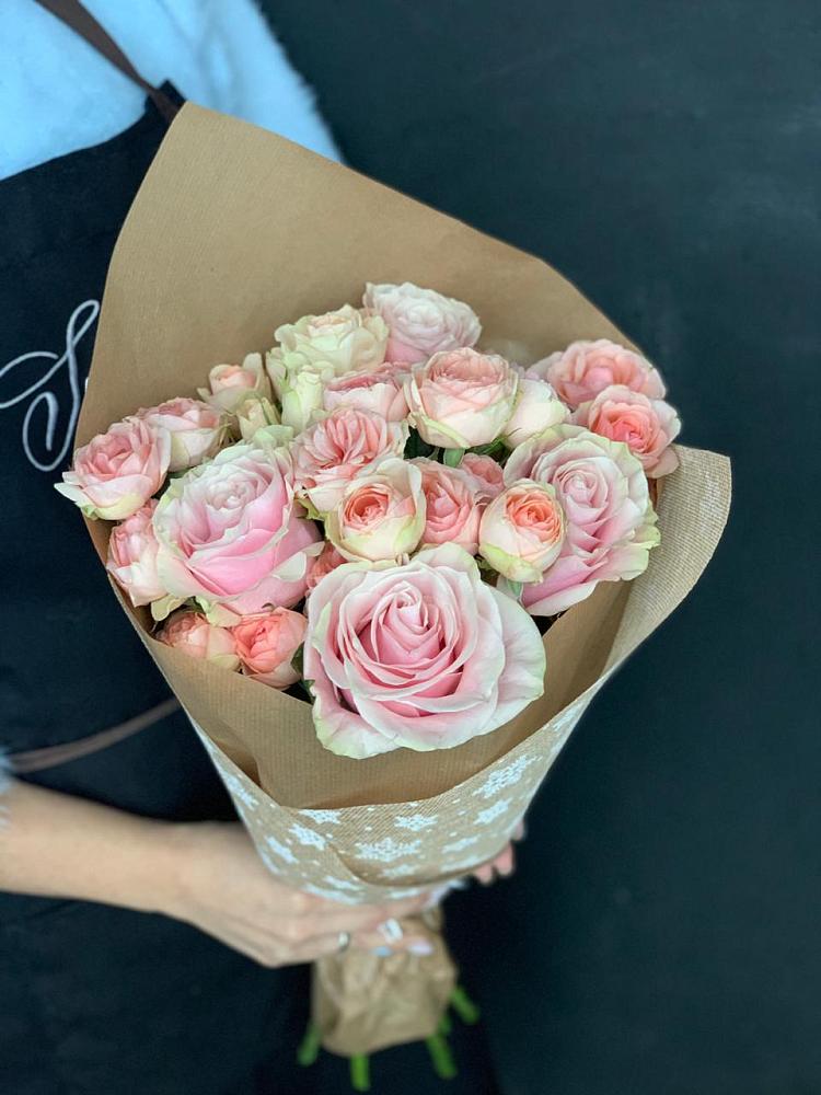 Букет ванильный зефир в Наурской Букет цветов из: Хризантемы и Розы в Наурской