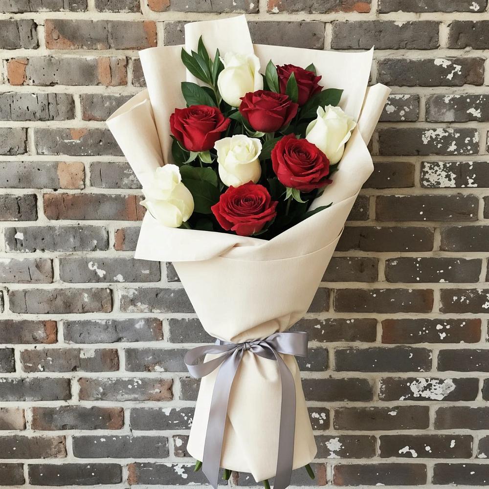 Букет красно-белые розы в Наурской Букет цветов из: Розы в Наурской