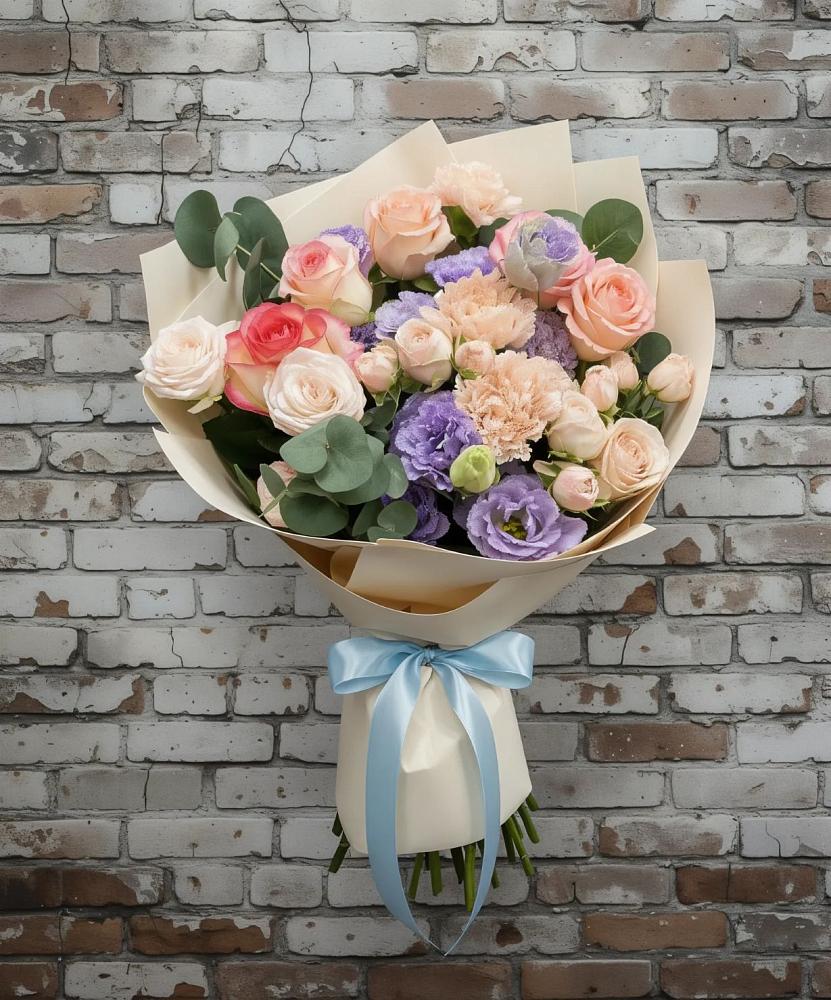 Букет Феерия в Наурской Букет цветов из: Розы, Лизиантусы и Гвоздики в Наурской