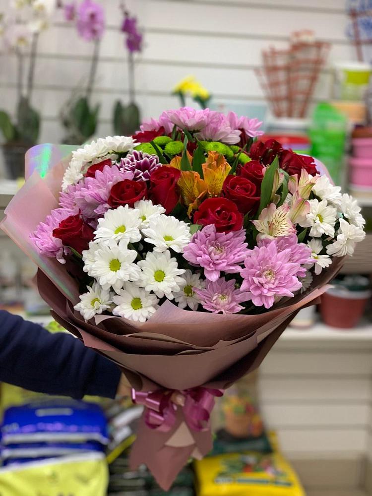 Букет салют цветов в Наурской Букет цветов из: Розы, Хризантемы и Альстромерии в Наурской