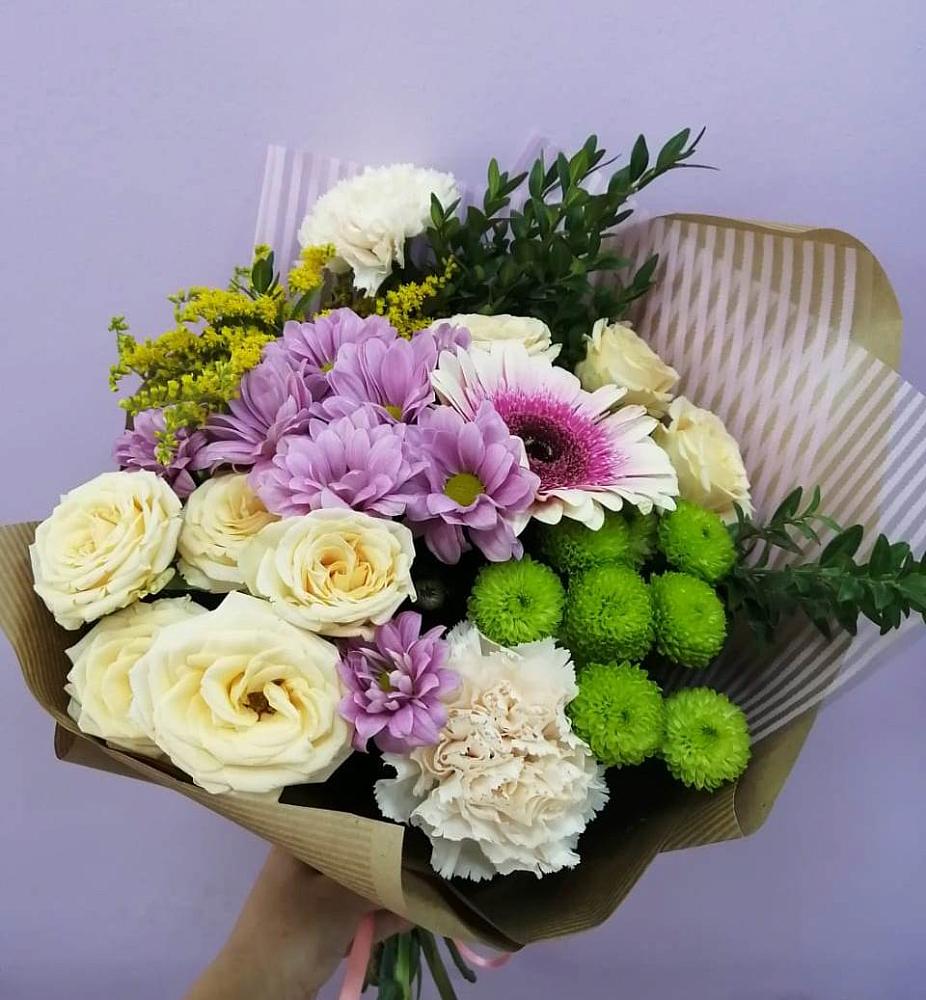 Букет магия в Наурской Букет цветов из: Хризантемы, Розы, Гвоздики и Герберы в Наурской