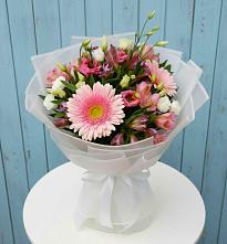 Букет прохладный бриз в Наурской Букет цветов из:  Герберы, Альстромерии и Лизиантусы в Наурской
