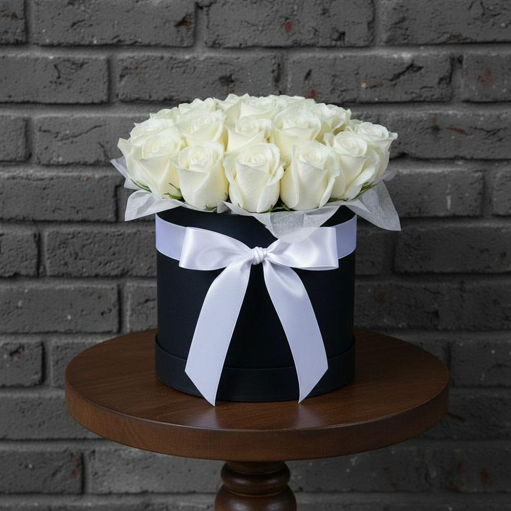 Композиция воздушная нежность в Наурской Цветочная композиция из Розы в шляпной коробке в Наурской