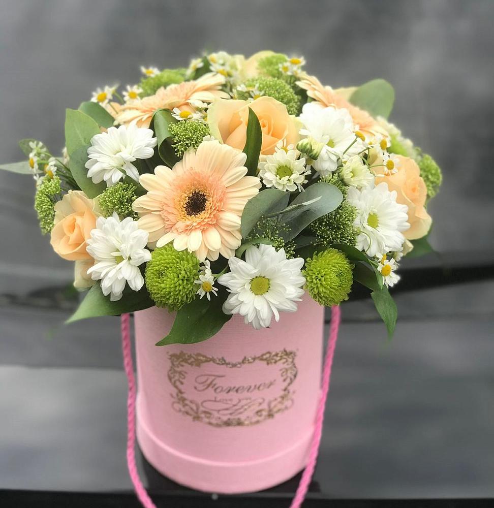 Композиция маленькая прелесть в Наурской Цветочная композиция из Розы, Герберы и Хризантемы в шляпной коробке в Наурской