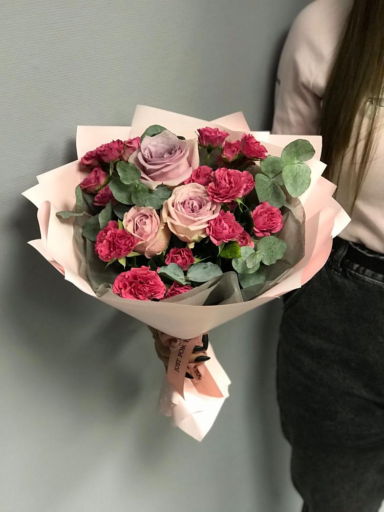 Букет восхищение в Наурской Букет цветов из: Гвоздики и Розы в Наурской