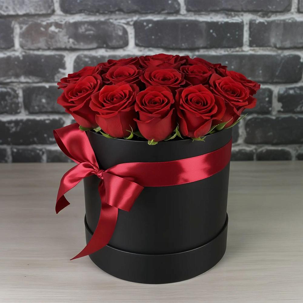 Композиция исключительность в Наурской Цветочная композиция из Розы в шляпной коробке в Наурской