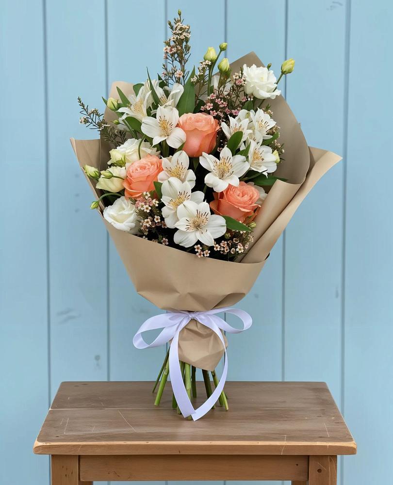 Букет яркий комплимент в Наурской Букет цветов из: Альстромерии, Лизиантусы, Розы и Хризантемы в Наурской