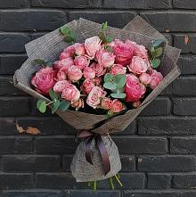 Букет розы в пальмах в Наурской Букет цветов из:  Розы в Наурской