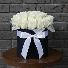 Композиция воздушная нежность в Наурской Цветочная композиция из Розы в шляпной коробке в Наурской